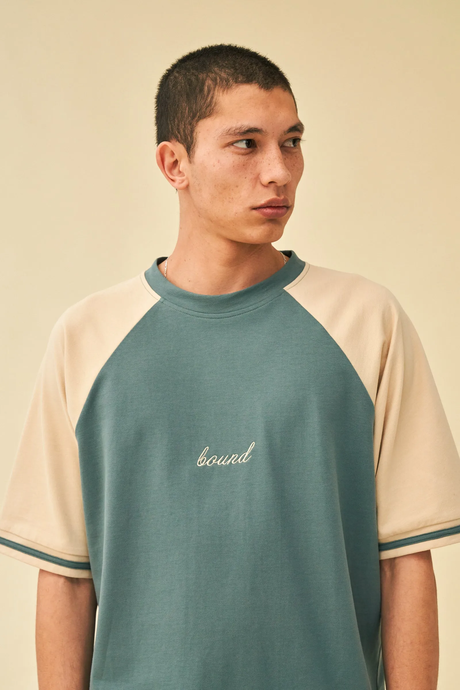 RETRO RAGLAN TEE - PINE / SAND